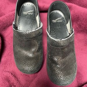 Dansko professional clogs. Black iridescent leather. Size 37 (women’s size 6.5m)